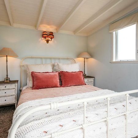 The Settlers Hut Villa Oneroa Luaran gambar