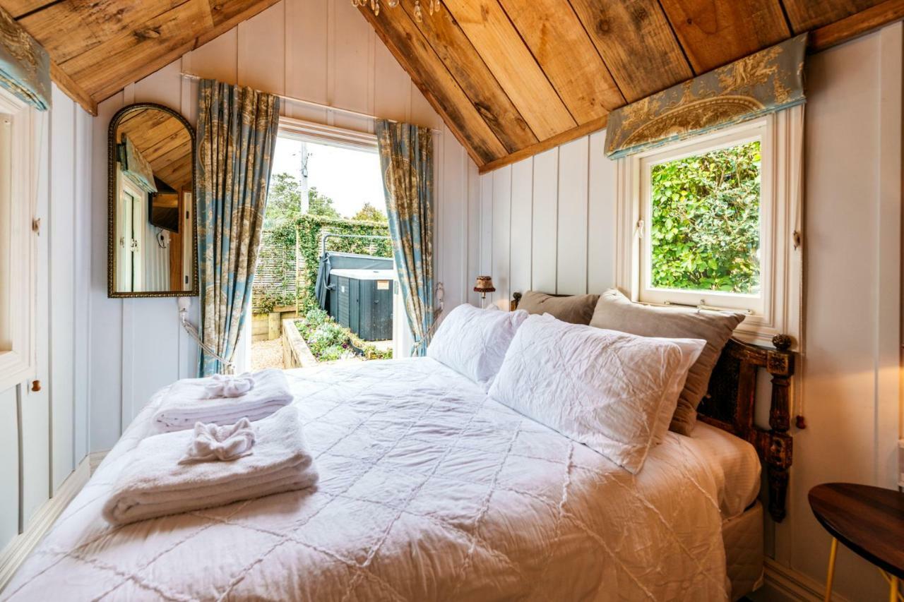 The Settlers Hut Villa Oneroa Luaran gambar